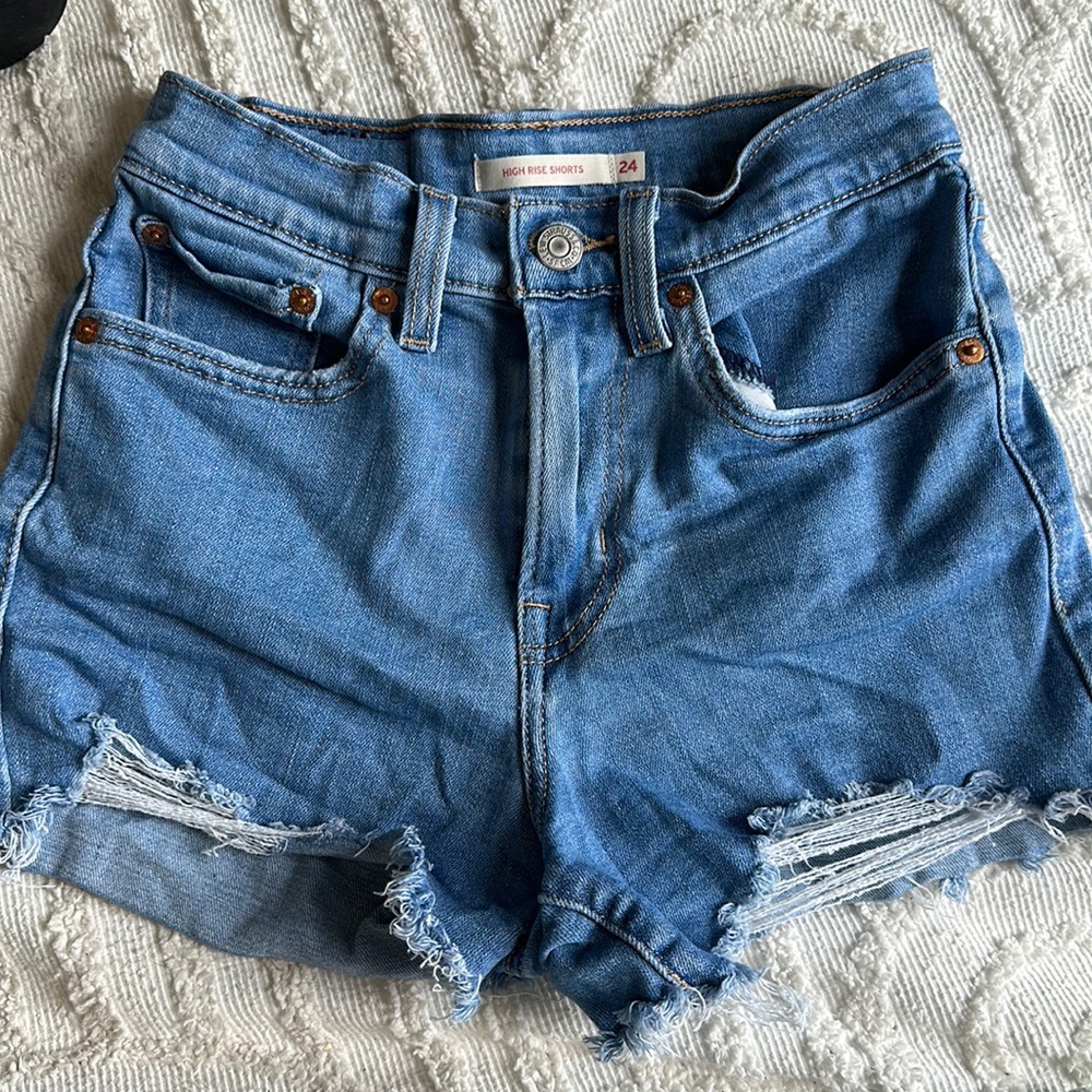LEVI’S High Rise Shorts
